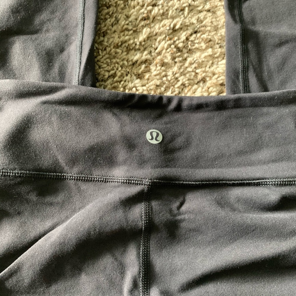 Lululemon Wunder Under cropped black leggings 2 - Picture 3 of 5